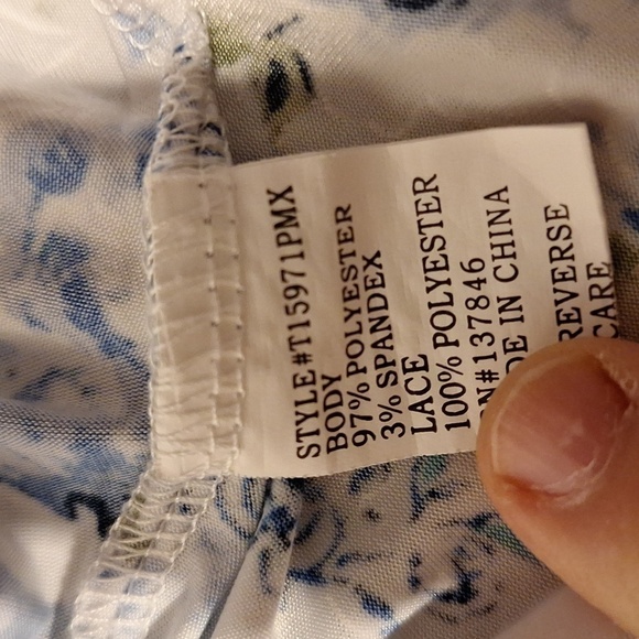 B womens Stem & Vine floral stretch short sleeve plus size top 2X - Picture 4 of 4